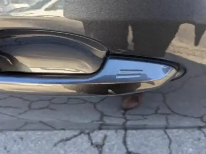 Photo 6 Toyota Rav4 Gén. V Ph1 Collection 5