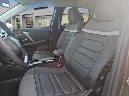 Photo 8 Citroën C4  1.2 Hybride 136ch S&S MAX Automatique