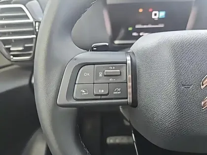 Photo 13 Citroën C4  1.2 Hybride 136ch S&S MAX Automatique