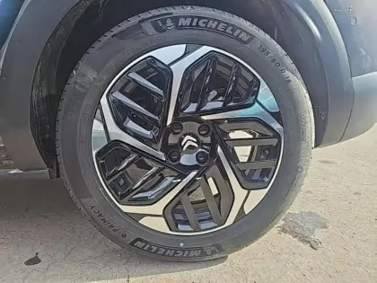 Photo 10 Citroën C4  1.2 Hybride 136ch S&S MAX Automatique