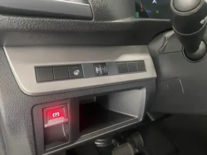 Photo 6 Peugeot Expert  Fg M 2.2 Diesel 180ch Tech Edition automatique