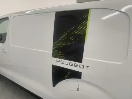 Photo 11 Peugeot Expert  Fg M 2.2 Diesel 180ch Tech Edition automatique
