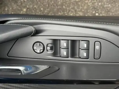 Photo 9 Peugeot 208  1.2 PureTech 100ch S&S GT