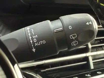 Photo 12 Peugeot 208  1.2 PureTech 100ch S&S GT