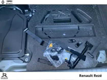 Photo 14 Renault Clio  1.6 E-Tech 145ch full hybrid Techno - 24