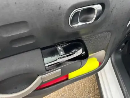 Photo 11 Citroën C3  1.2 PureTech 83ch S&S  Feel Business