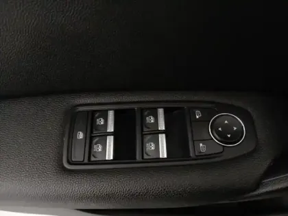 Photo 12 Renault Captur  1.6 E-Tech hybride 145ch Techno Fast Track