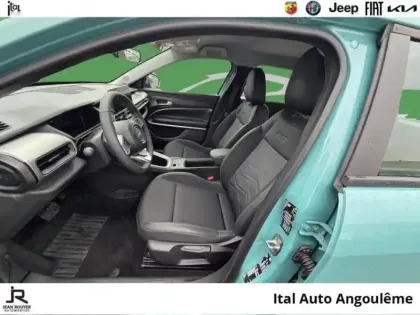 Photo 8 Jeep Avenger  1.2 Turbo T3 100ch MHEV Altitude BVR6 eHybrid