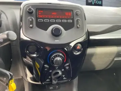 Photo 21 Citroën C1  Airscape VTi 72 S&S Feel