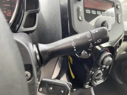 Photo 17 Citroën C1  Airscape VTi 72 S&S Feel