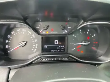 Photo 20 Citroën C3 Aircross  BlueHDi 100 BVM5 Shine