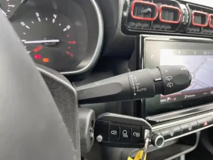 Photo 17 Citroën C3 Aircross  BlueHDi 100 BVM5 Shine