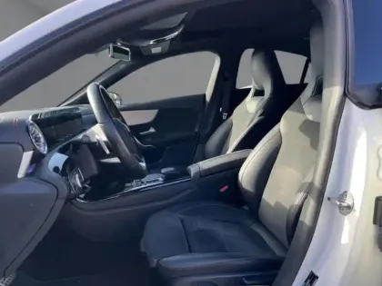 Photo 16 Mercedes CLA  250 e Coupé AMG Line