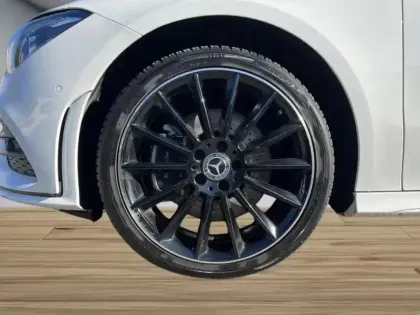 Photo 11 Mercedes CLA  250 e Coupé AMG Line