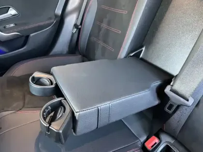 Photo 19 Mercedes CLA  250 e Coupé AMG Line