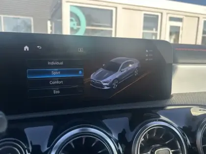 Photo 19 Mercedes CLA  200 d Coupé AMG Line