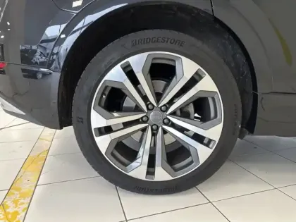 Photo 11 Audi Q8 50 TDI quattro 3.0 286 ch BVA8