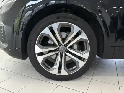 Photo 12 Audi Q8 50 TDI quattro 3.0 286 ch BVA8