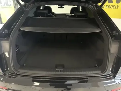 Photo 9 Audi Q8 50 TDI quattro 3.0 286 ch BVA8