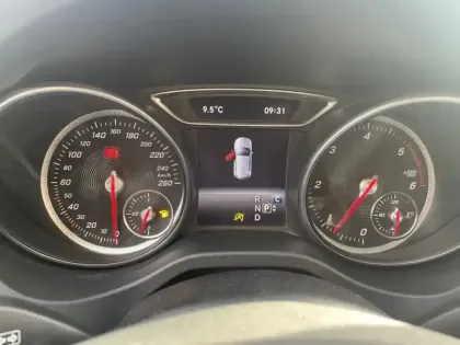 Photo 12 Mercedes GLA 200 d Sensation