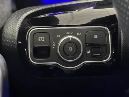 Photo 15 Mercedes Classe A 250 e Hybrid EQ AMG Line