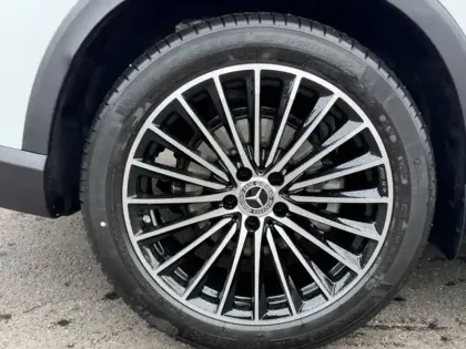 Photo 8 Mercedes Classe GLC GLC 220 d 4MATIC AMG Line