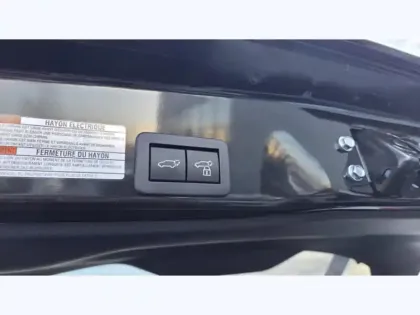 Photo 7 Toyota Yaris Hybride 116h Premiere AWD