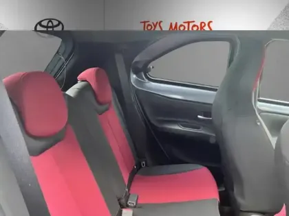 Photo 11 Toyota Aygo 1.0 VVT-i 72 Undercover - S-CVT