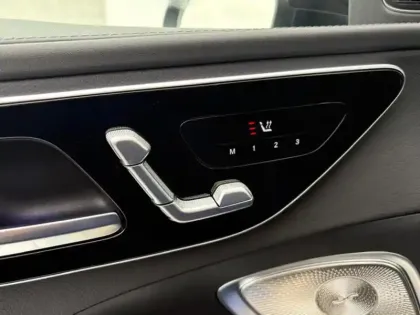 Photo 17 Mercedes Classe C 300 e Hybrid EQ AMG Line +