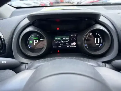 Photo 15 Toyota Yaris Hybride 116h Design