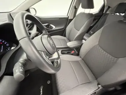 Photo 16 Toyota Yaris Hybride 116h Dynamic
