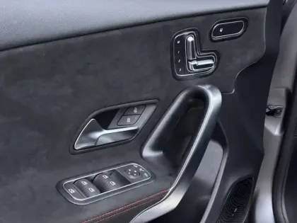 Photo 58 Mercedes Classe A 180 AMG Line