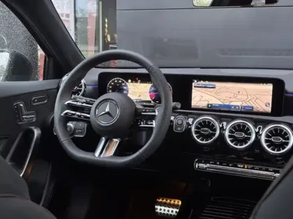 Photo 41 Mercedes Classe A 180 AMG Line