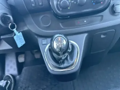 Photo 7 Opel Vivaro Gén. II Ph1 Pack Clim+ 4