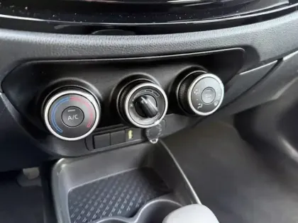 Photo 11 Toyota Aygo 1.0 VVT-i 72 Design S-CVT