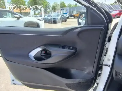 Photo 15 Toyota Yaris Hybride 116h Dynamic