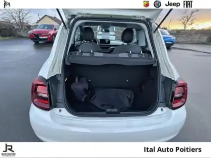 Photo 5 Fiat 500  3+1 e 95ch Pack Confort MY23