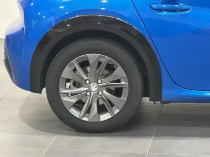 Photo 10 Peugeot 208  e- 136ch Style