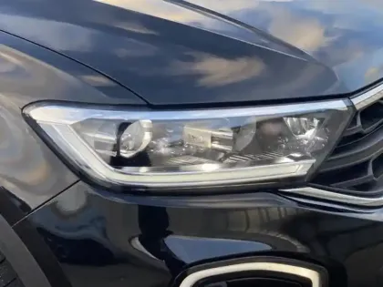 Photo 10 Volkswagen T-roc  1.5 TSI Evo2 150ch VW Edition DSG7