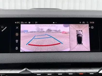 Photo 14 DS DS 4  E-TENSE 225ch Cross Trocadero