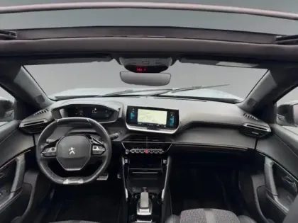 Photo 9 Peugeot 2008  e- 136ch GT