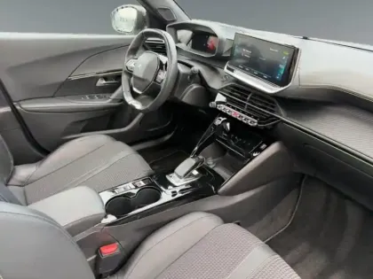 Photo 14 Peugeot 2008  e- 136ch GT