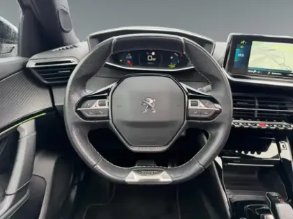 Photo 11 Peugeot 2008  e- 136ch GT
