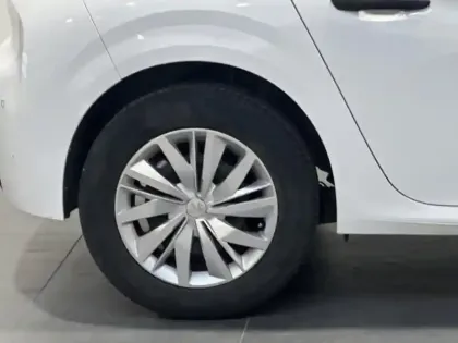 Photo 7 Peugeot 208  Affaire 1.5 BlueHDi 100 Premium 2 places