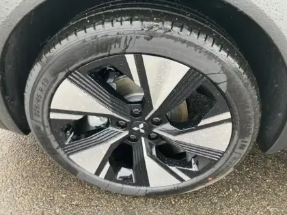 Photo 8 Mitsubishi Grandis  1.8 MPI HEV 158ch Instyle