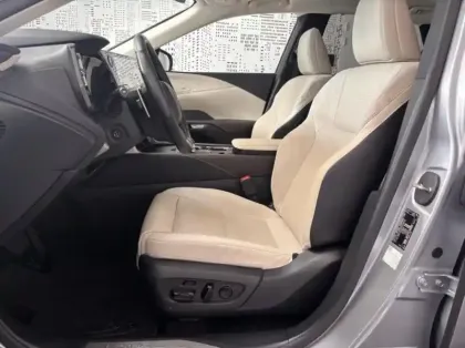 Photo 12 Lexus RX  450h+ Executive 4WD