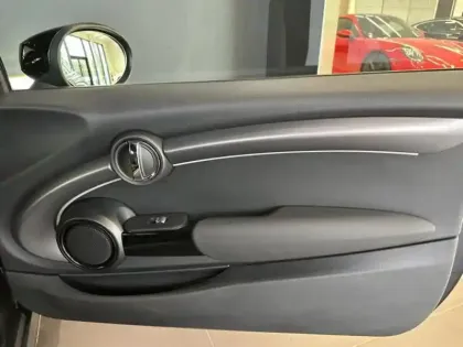 Photo 8 Mini Mini  Cooper S 178ch Yours BVA7