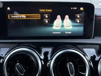 Photo 14 Mercedes Classe A  250 224ch 4Matic AMG Line 7G-DCT