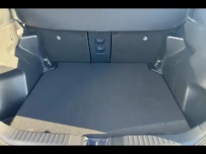 Photo 8 Toyota Yaris  Cross 130h GR Sport 2WD Pack Techno Pano MC24