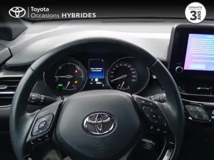 Photo 8 Toyota C-HR  1.8 Hybride 122ch Design Ultimate E-CVT